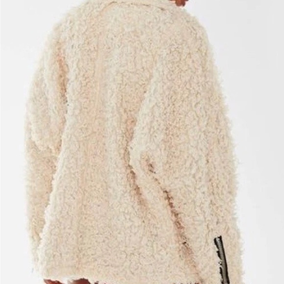 UNIF x Urban Outfitters Cozy Cream Tan Shearling Jacket - Picture 4 of 10